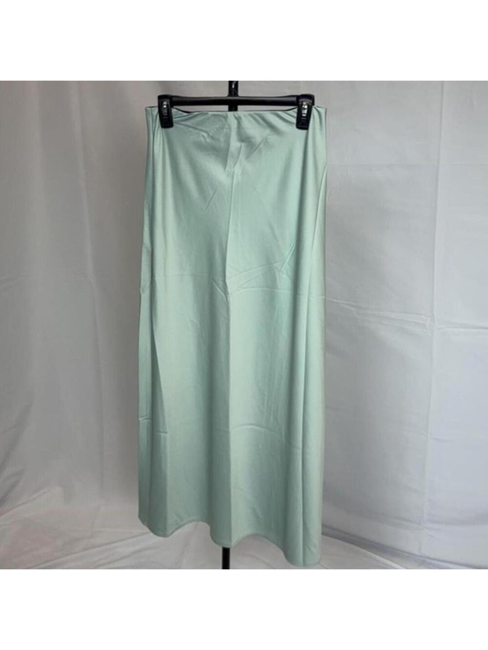 NWT Aleeza Paris Midi Motif Satin Skirt in light Green Size Medium